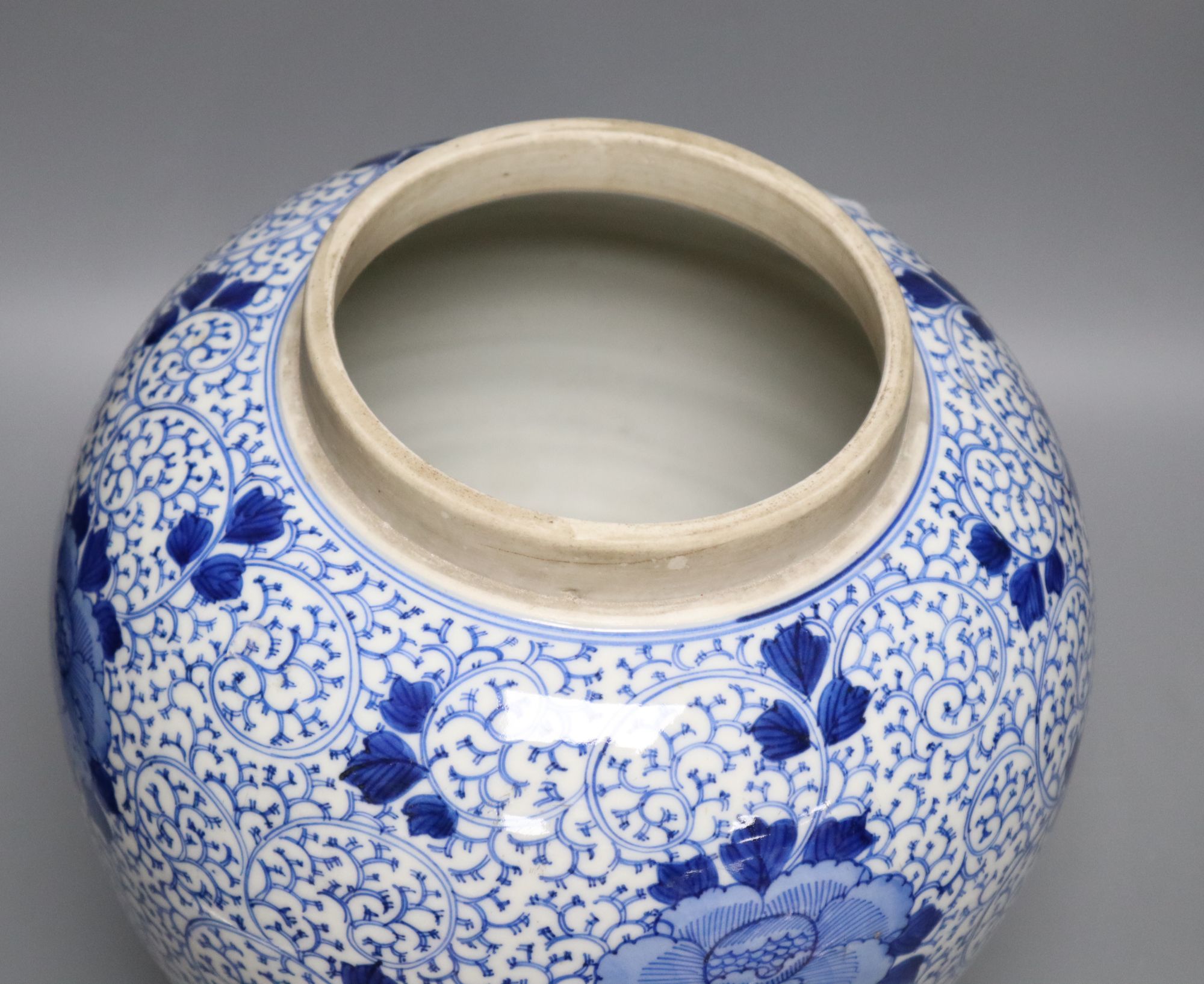 A Chinese blue and white vase, height 33cm